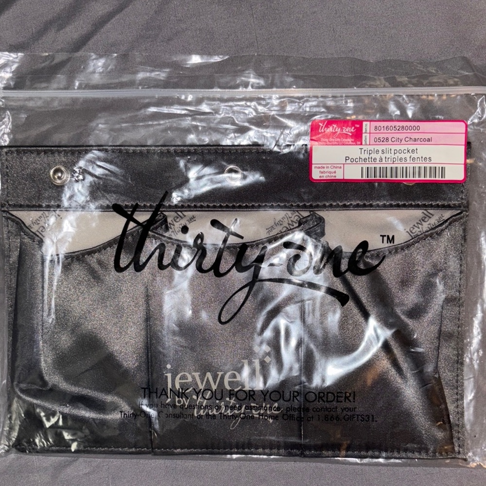 Thirty-One Triple Slit Pocket